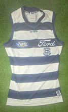 Load image into Gallery viewer, Brad Close Guernseys and shorts - consignment
